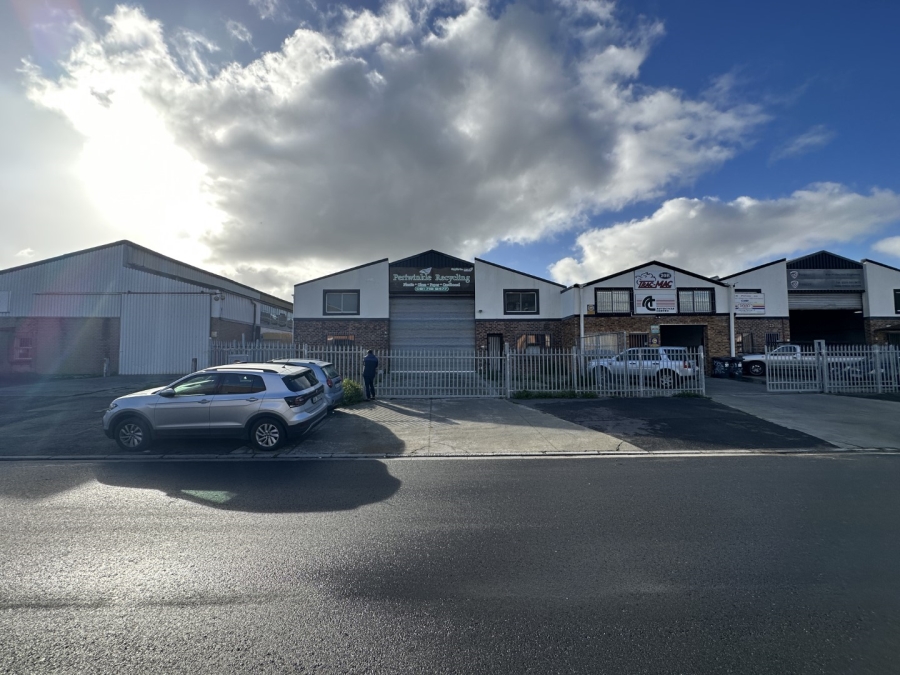 To Let Commercial Property for Rent in Montague Gardens Western Cape